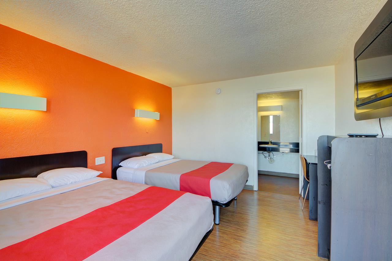 Motel 6-Oklahoma City, Ok - Frontier City Room photo