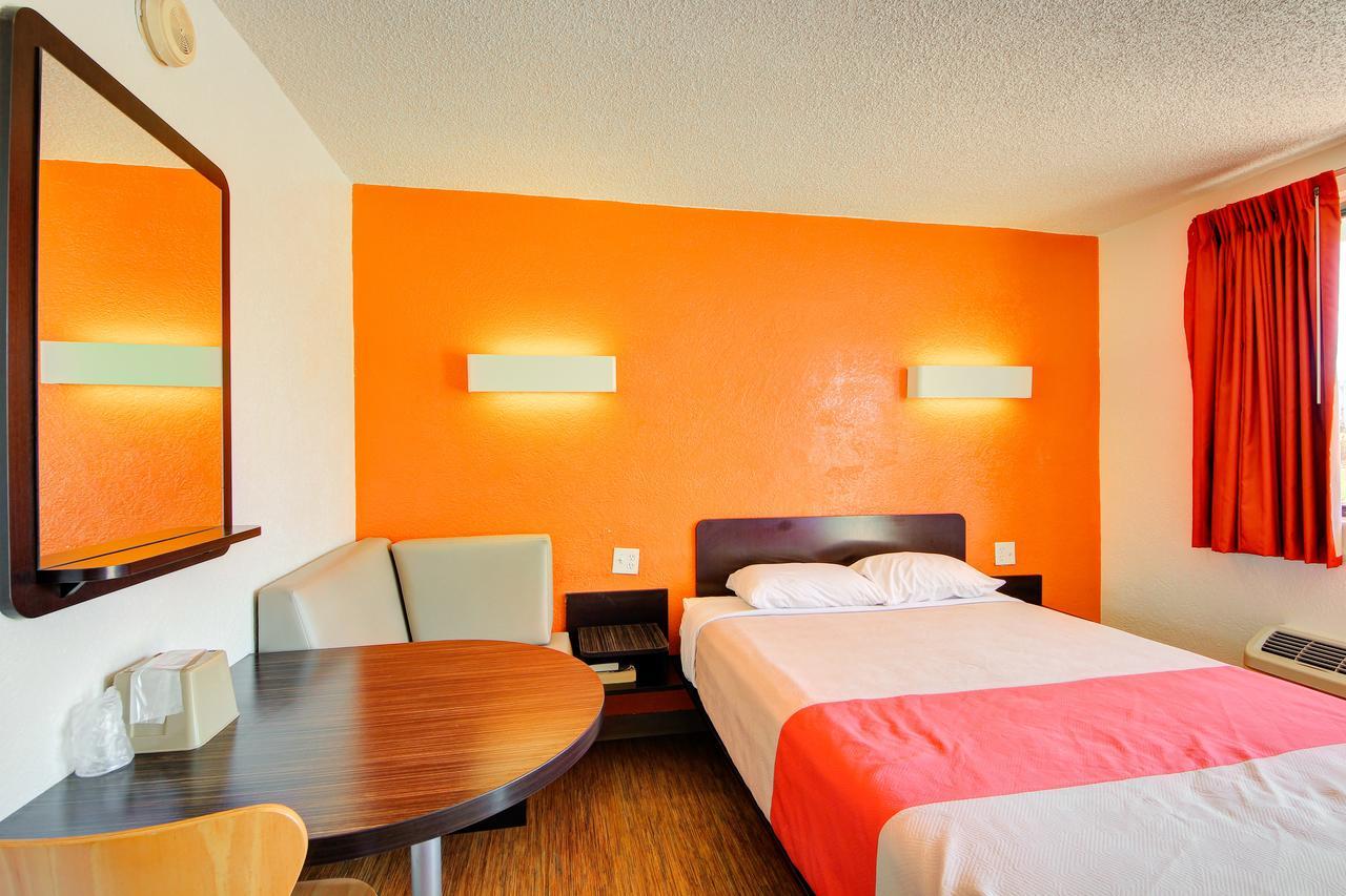 Motel 6-Oklahoma City, Ok - Frontier City Room photo